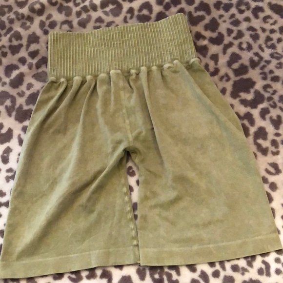 Free People Good Karma Ruched Shorts in Green Size XS/S - Picture 5 of 16